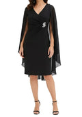 Figure-hugging ladies' mini dress made of flowing chiffon with decorative brooch evening dress - Black